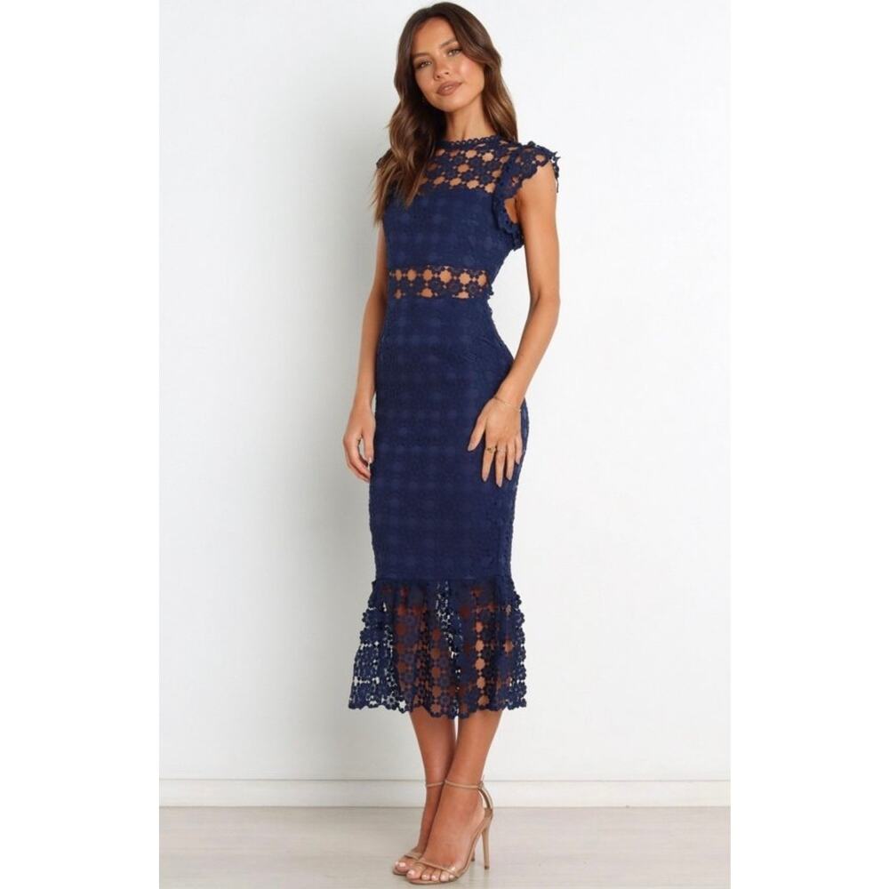 Petal & Pup Lauren Dress Size 8 Navy Crochet Lace Midi Mermaid NWT - Picture 2 of 9